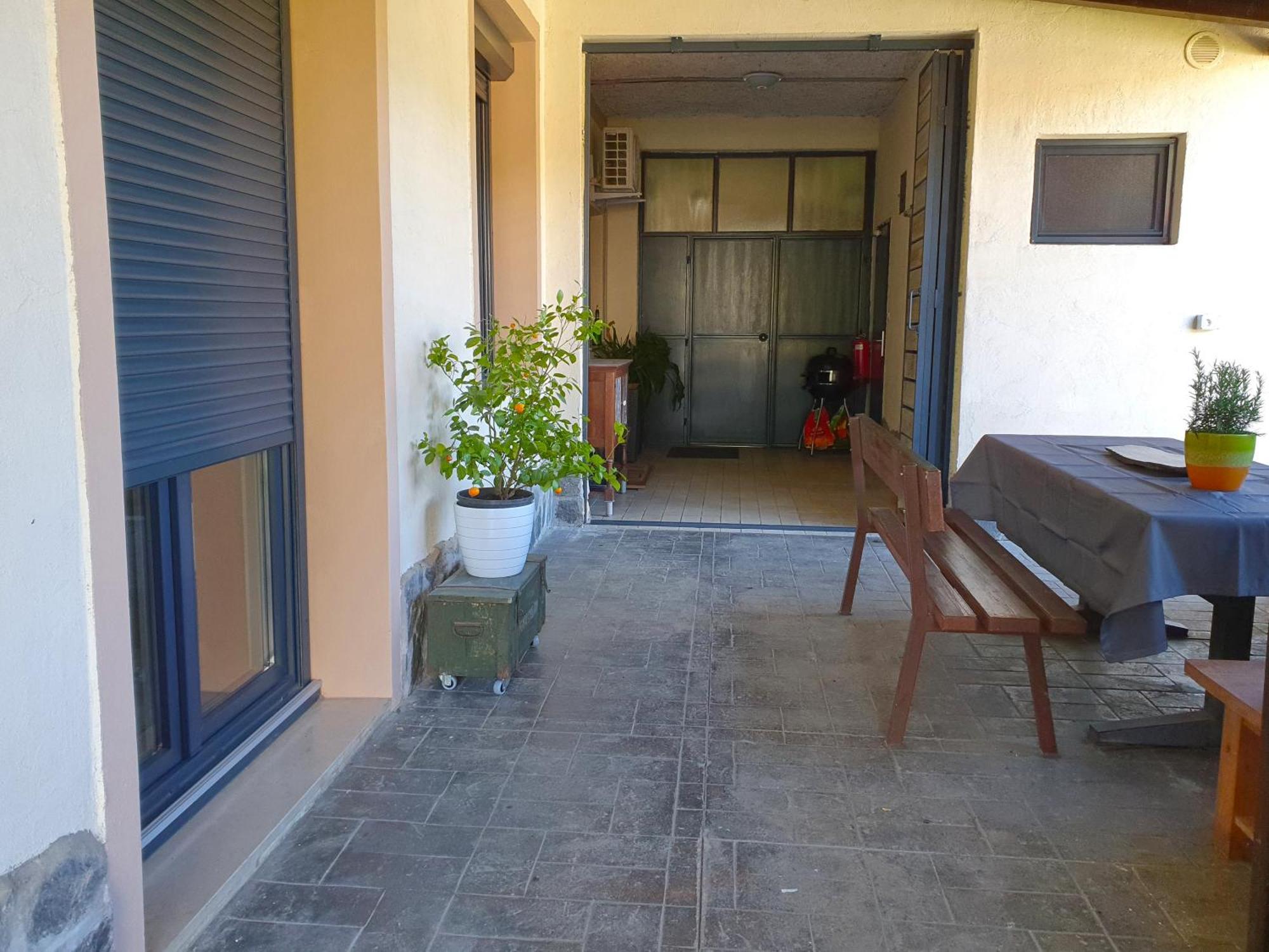Apartment With Terrace Nona Pavla โทลมิน ภายนอก รูปภาพ
